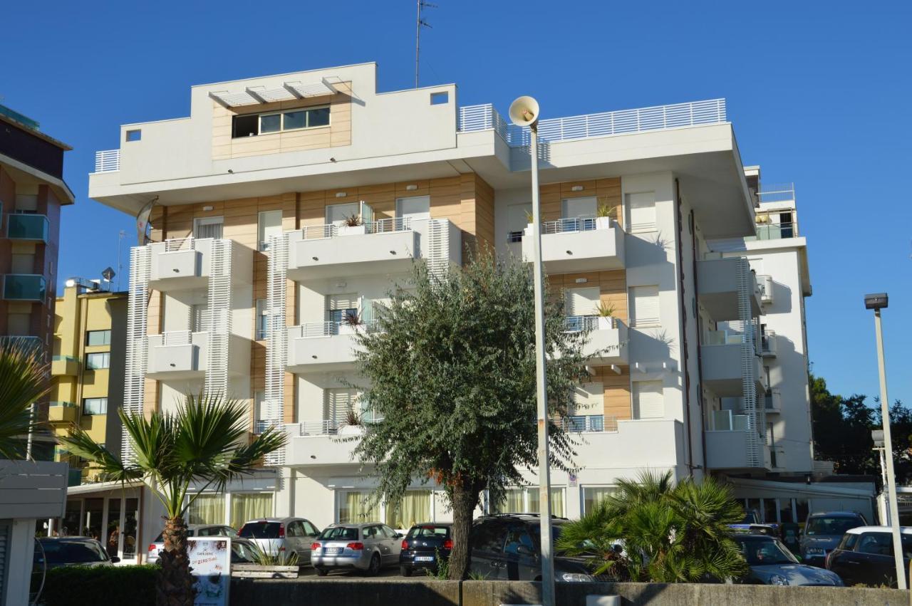 ריצ'יונה Hotel Record מראה חיצוני תמונה