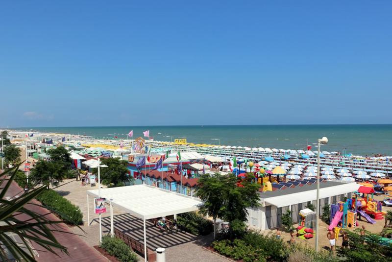 ריצ'יונה Hotel Record מראה חיצוני תמונה