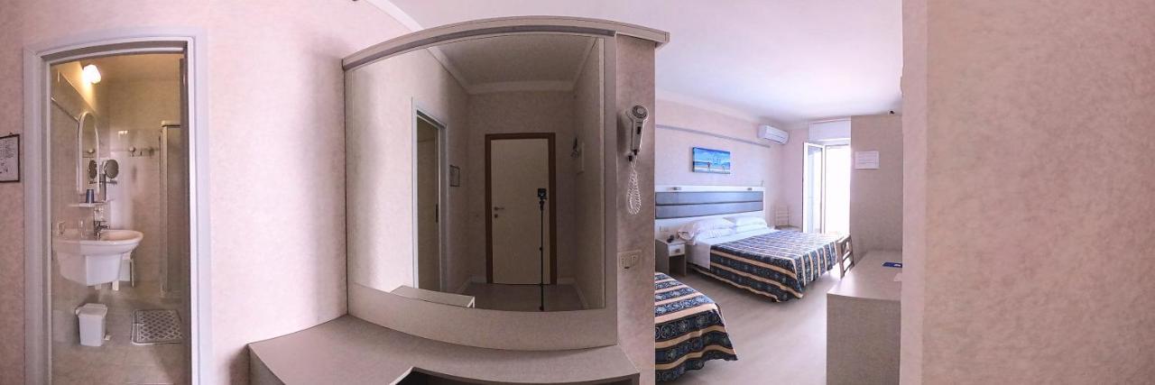 ריצ'יונה Hotel Record מראה חיצוני תמונה