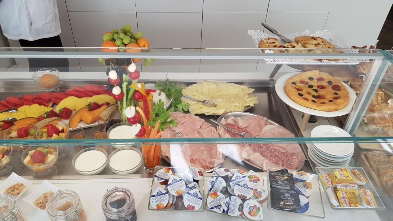ריצ'יונה Hotel Record מראה חיצוני תמונה