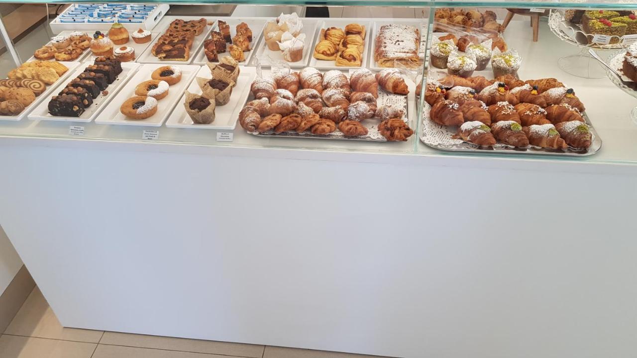 ריצ'יונה Hotel Record מראה חיצוני תמונה