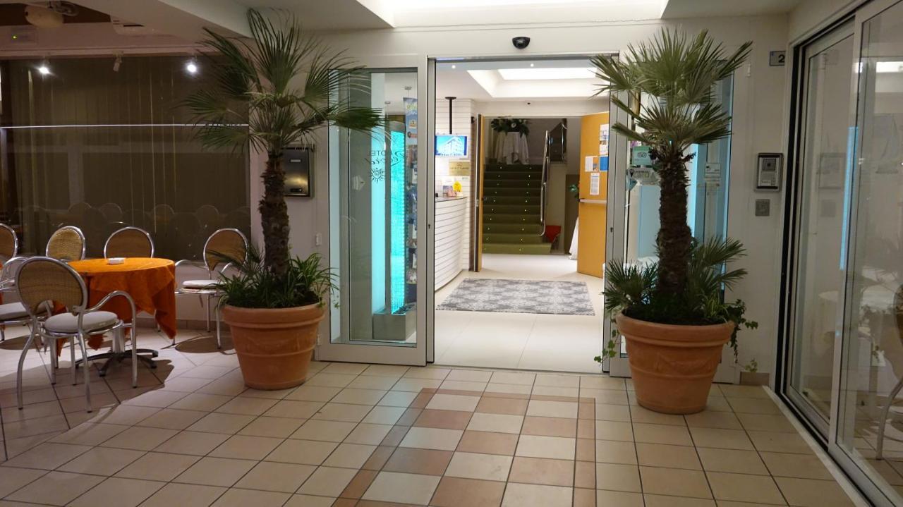 ריצ'יונה Hotel Record מראה חיצוני תמונה
